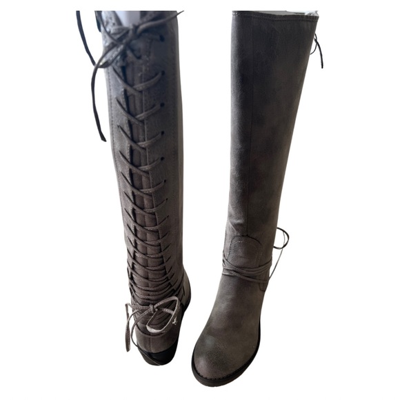 NEW IN BOX VOLATILE BOOT - Picture 2 of 3